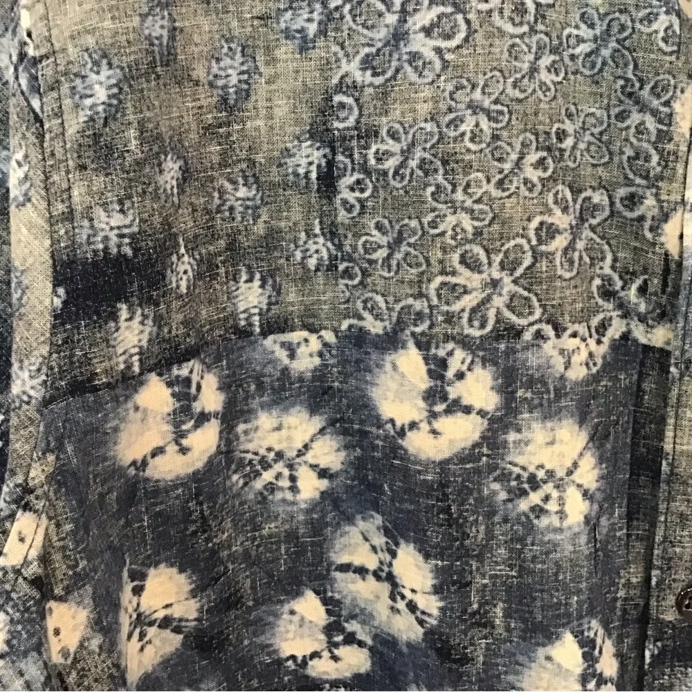 Tommy Bahama Aloha shirt - Picture 3 of 3